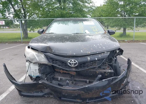 2014 Toyota Camry Se z USA, uszkodzony, nr VIN 4T1BF1FK8EU350896